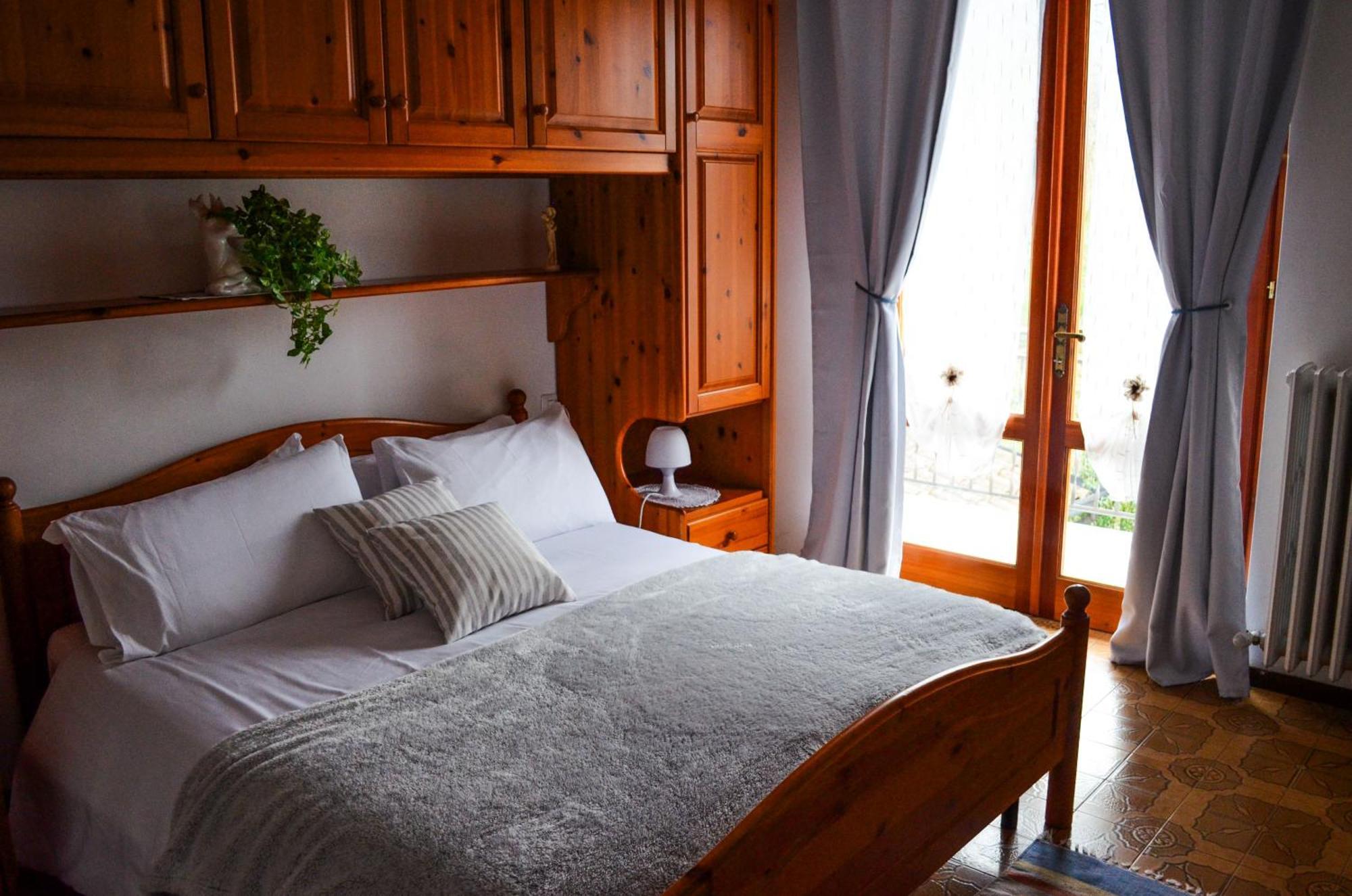 Apartment L'Ulivo Lake View Private Road 5 Kilometers From Varenna Lierna Exterior photo